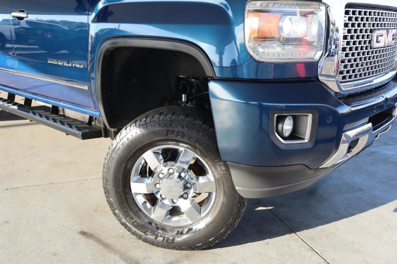 Used 2016 GMC Sierra 3500 Denali w/ Duramax Plus Package AWD/4WD image 4