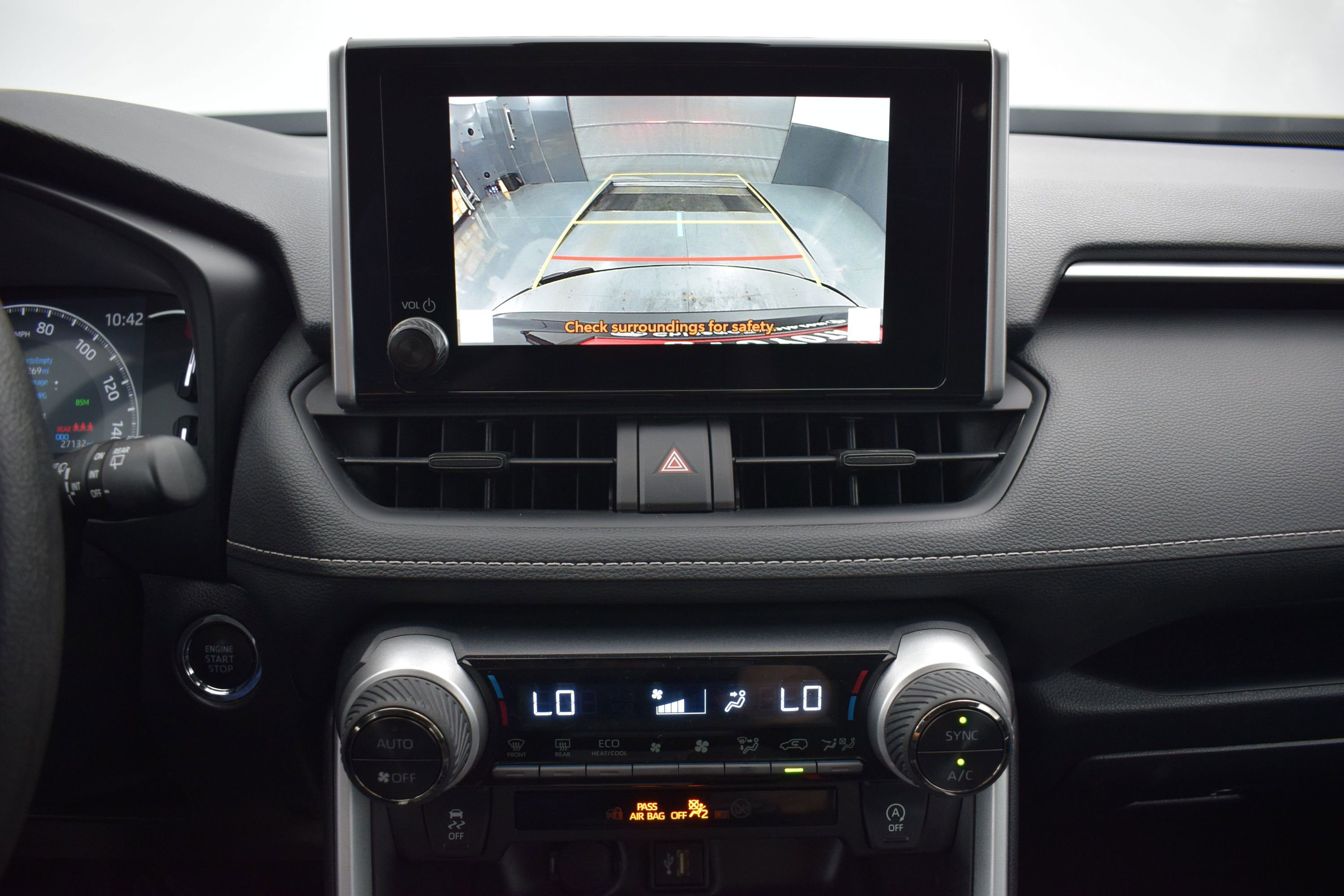 Used 2025 Toyota RAV4 XLE FWD image 15