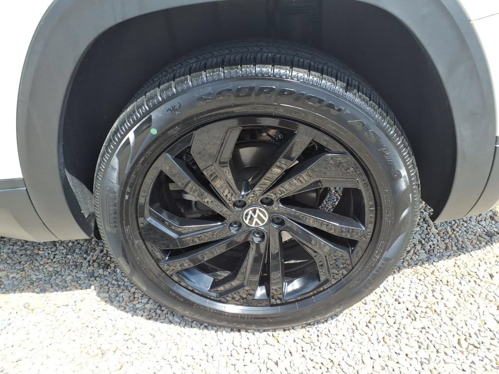 Used 2022 Volkswagen Atlas SE AWD/4WD image 12