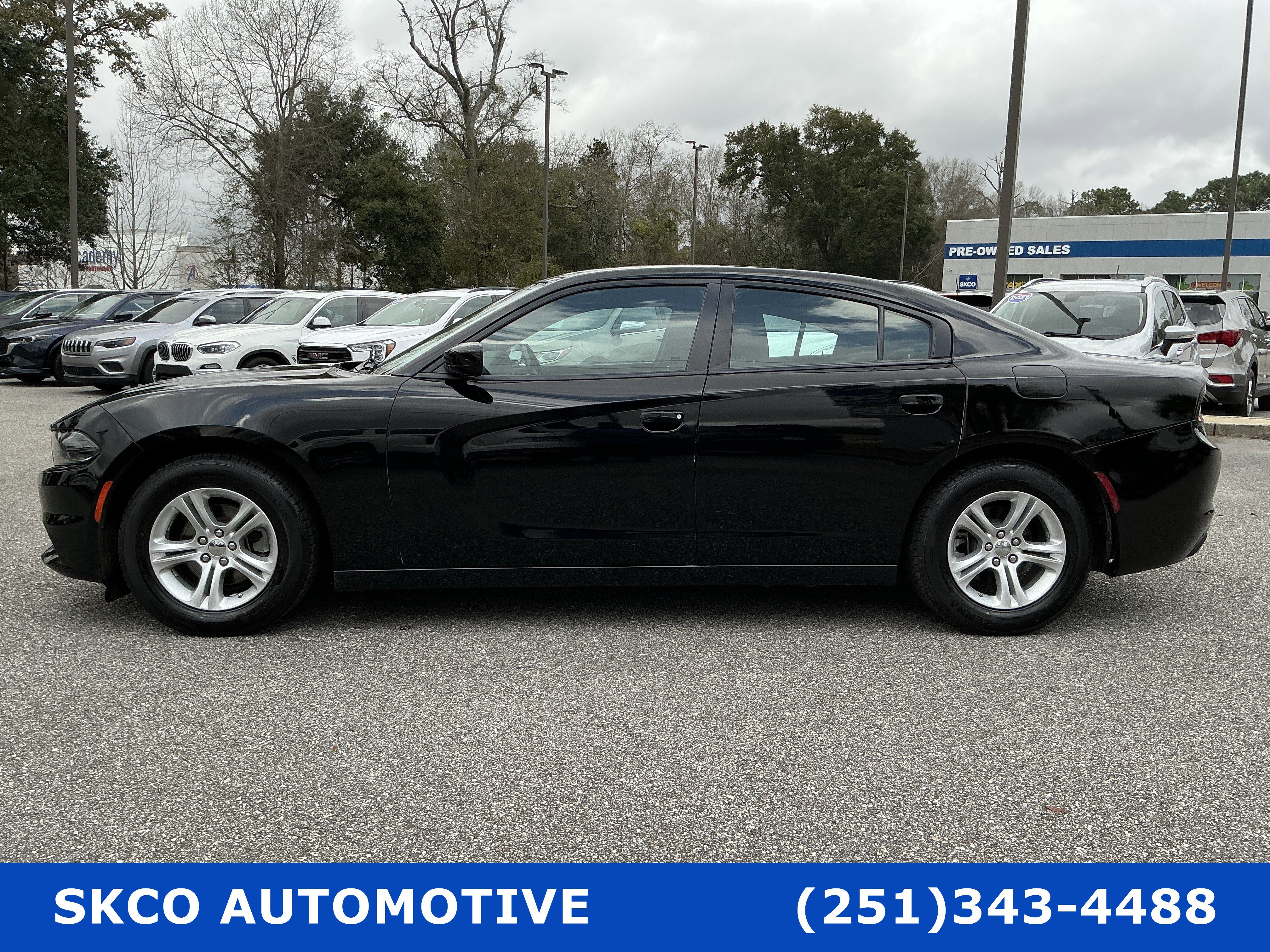 Used 2022 Dodge Charger SXT image 2