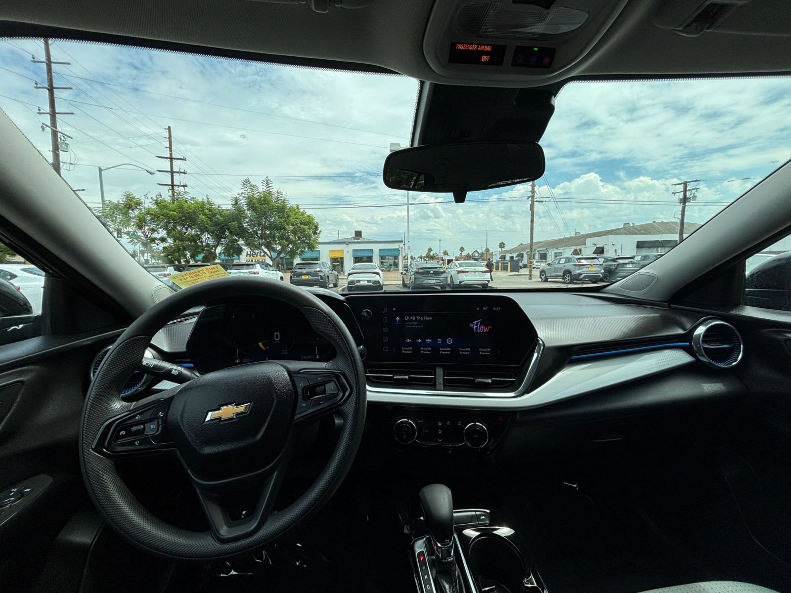 Used 2025 Chevrolet Trax LT FWD image 59