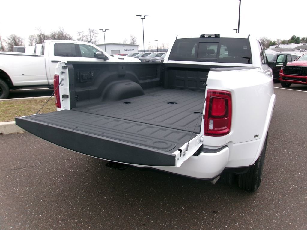 New 2026 RAM 3500 Limited image 15