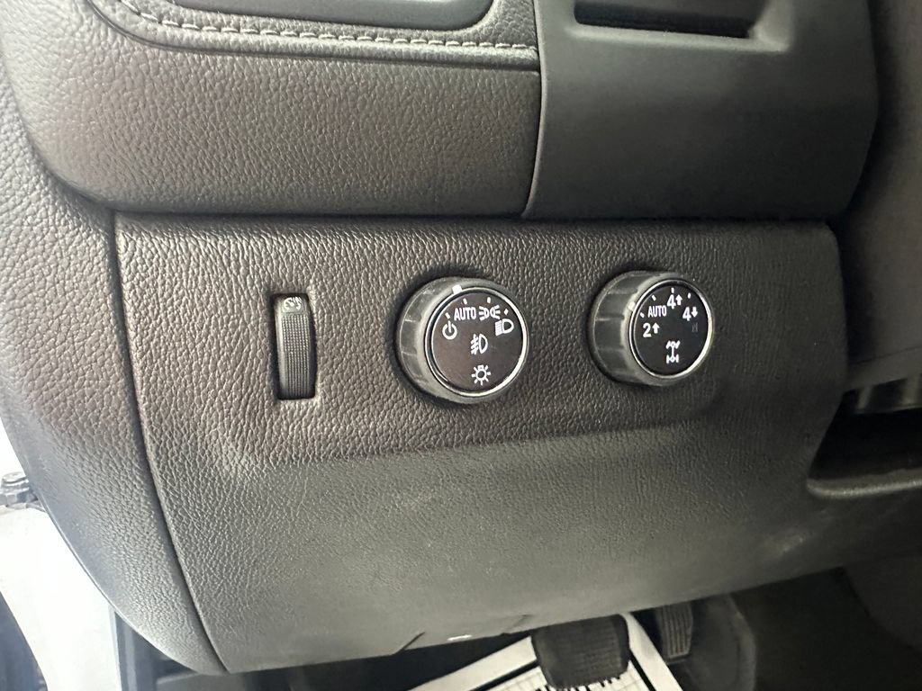 Used 2015 GMC Canyon SLT AWD/4WD image 17