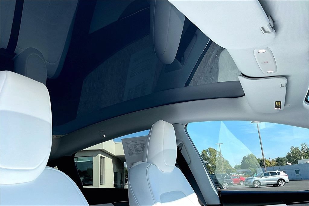 Used 2026 Tesla Model Y Long Range AWD/4WD image 22