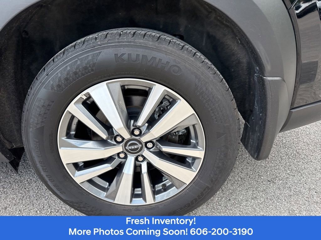 Used 2024 Nissan Pathfinder SL AWD/4WD image 8