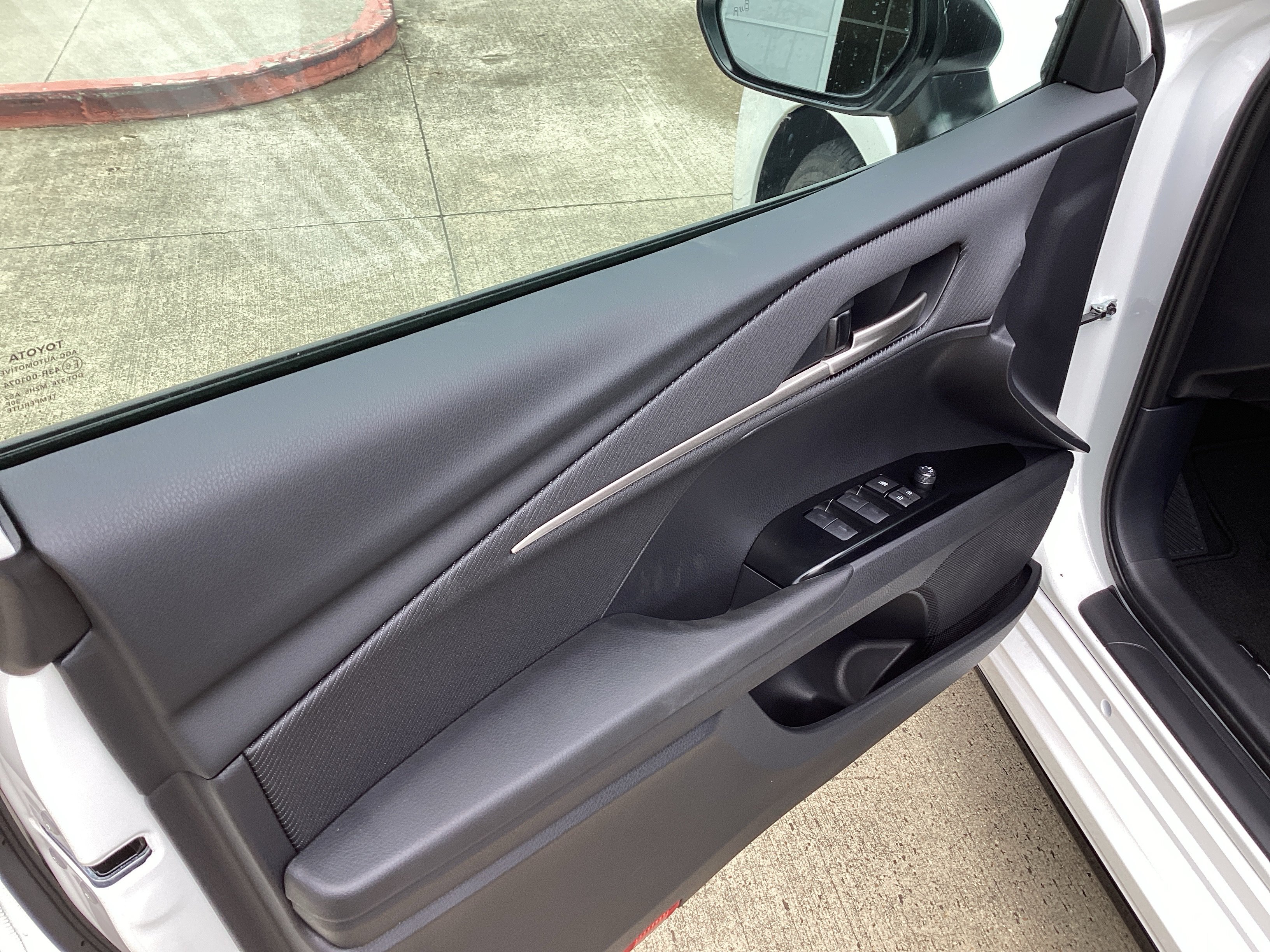 New 2026 Toyota Camry SE w/ Convenience Package FWD image 6