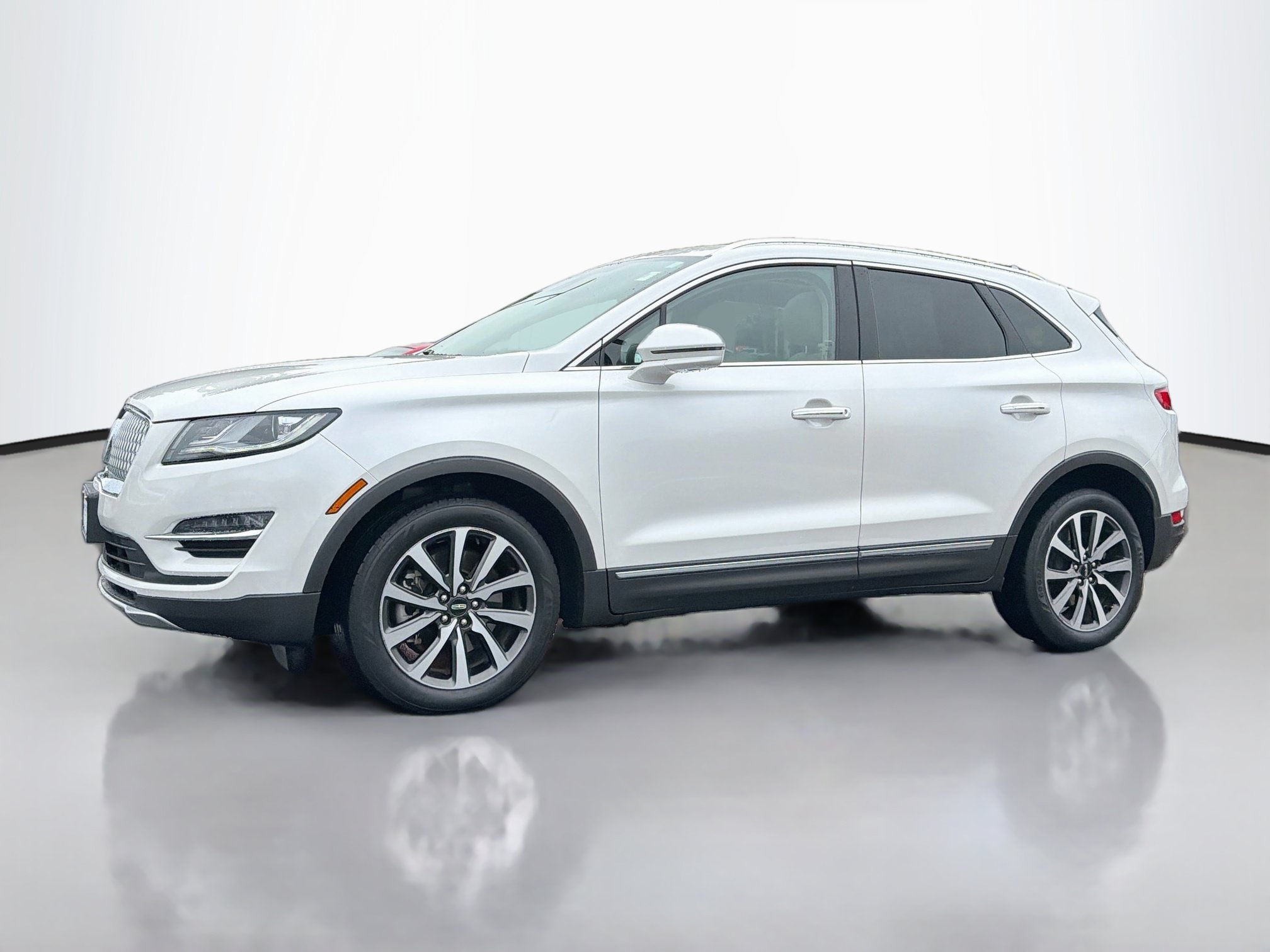 Used 2019 Lincoln MKC Reserve w/ MKC Climate Package AWD/4WD image 3