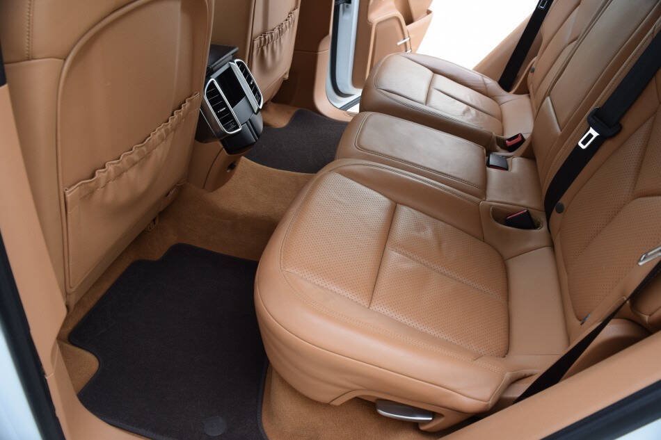 Used 2013 Porsche Cayenne Diesel AWD/4WD image 45