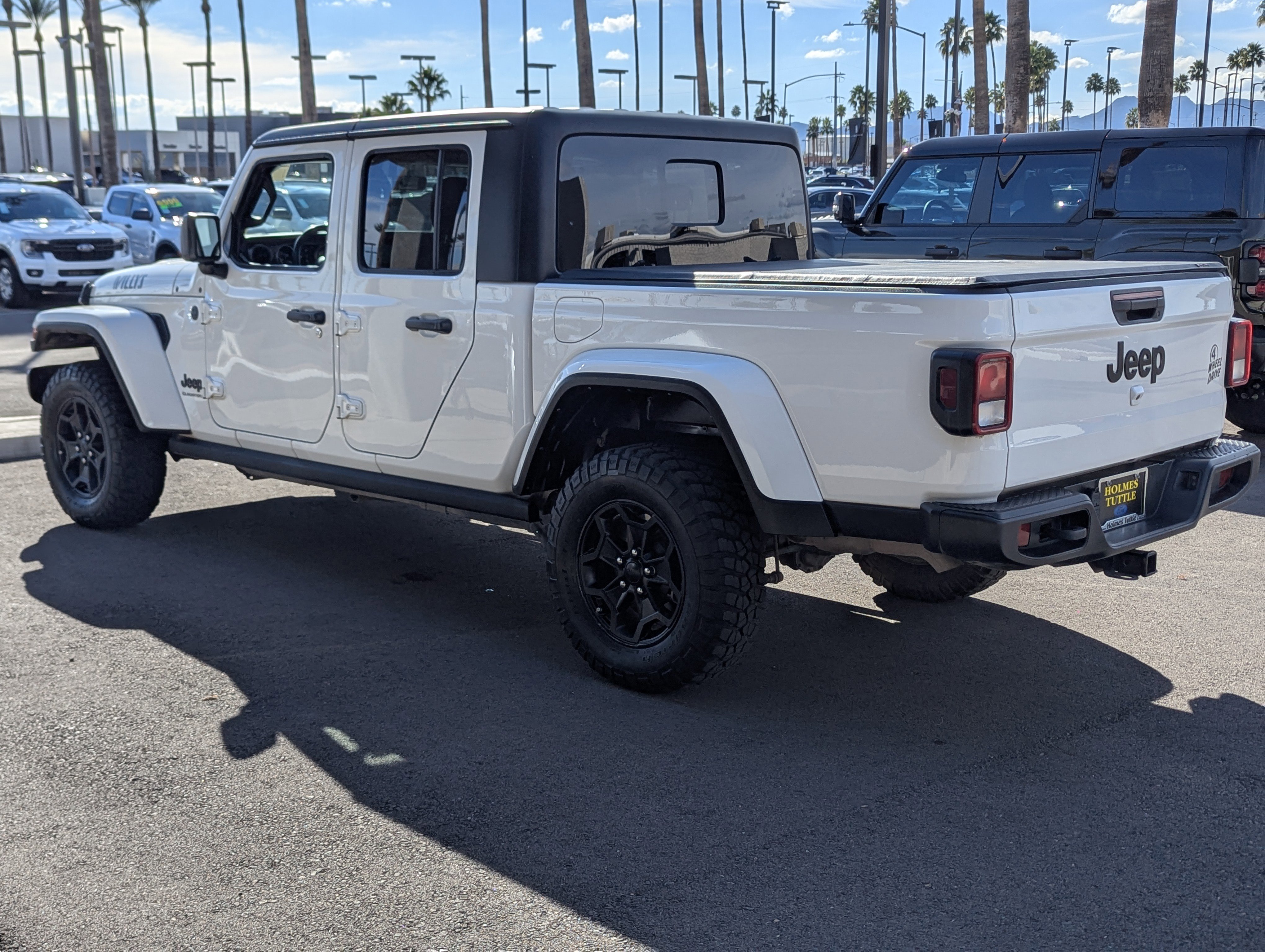 Used 2023 Jeep Gladiator Willys image 4