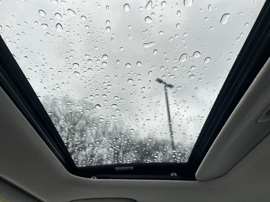 Used 2020 Hyundai Ioniq SEL image 16