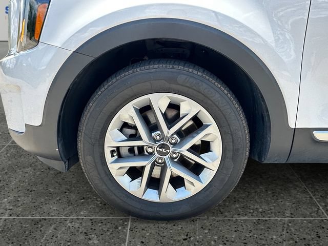 Used 2024 Kia Telluride LX FWD image 14