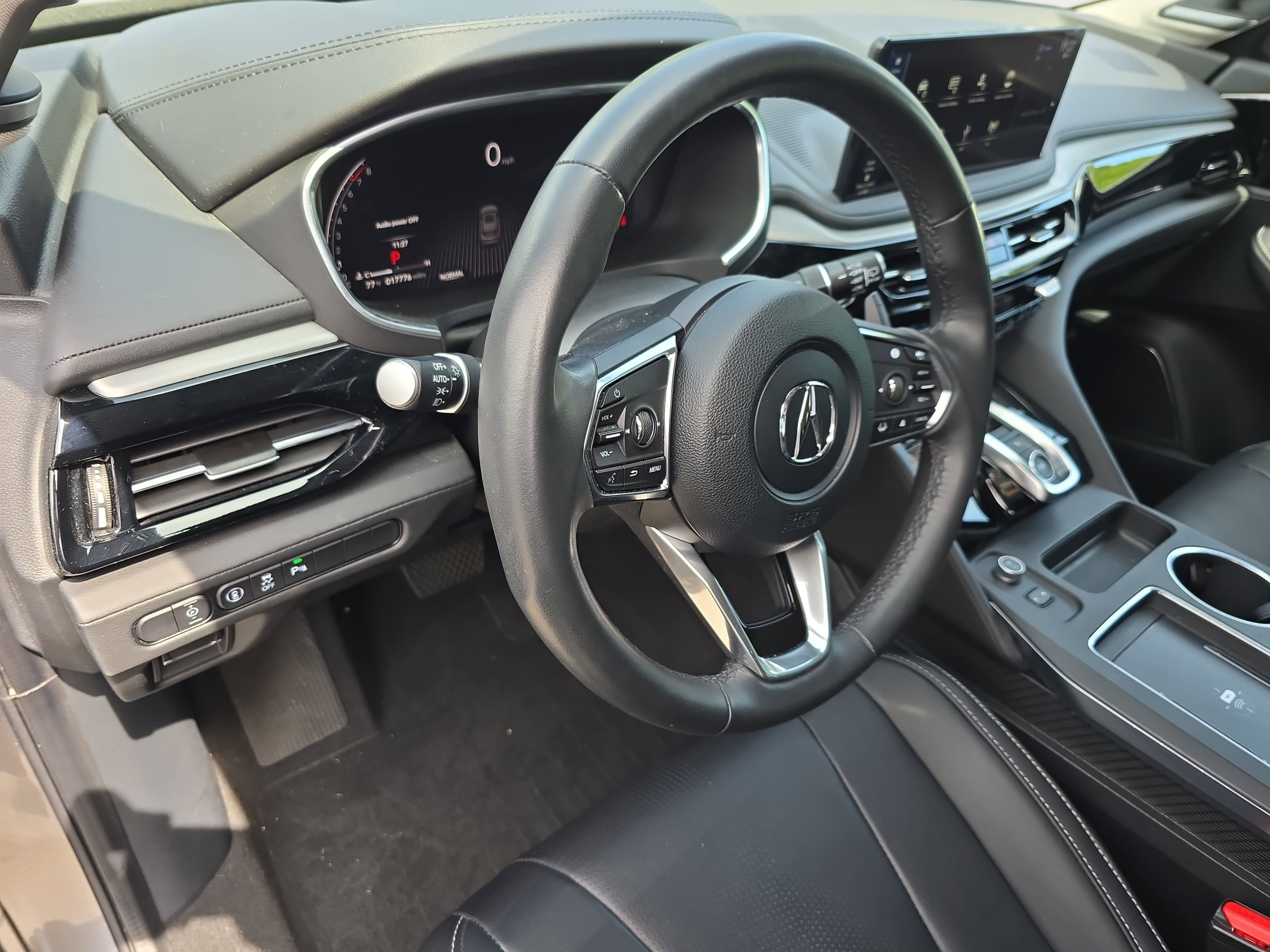 Certified 2025 Acura MDX FWD w/ Technology Package image 16