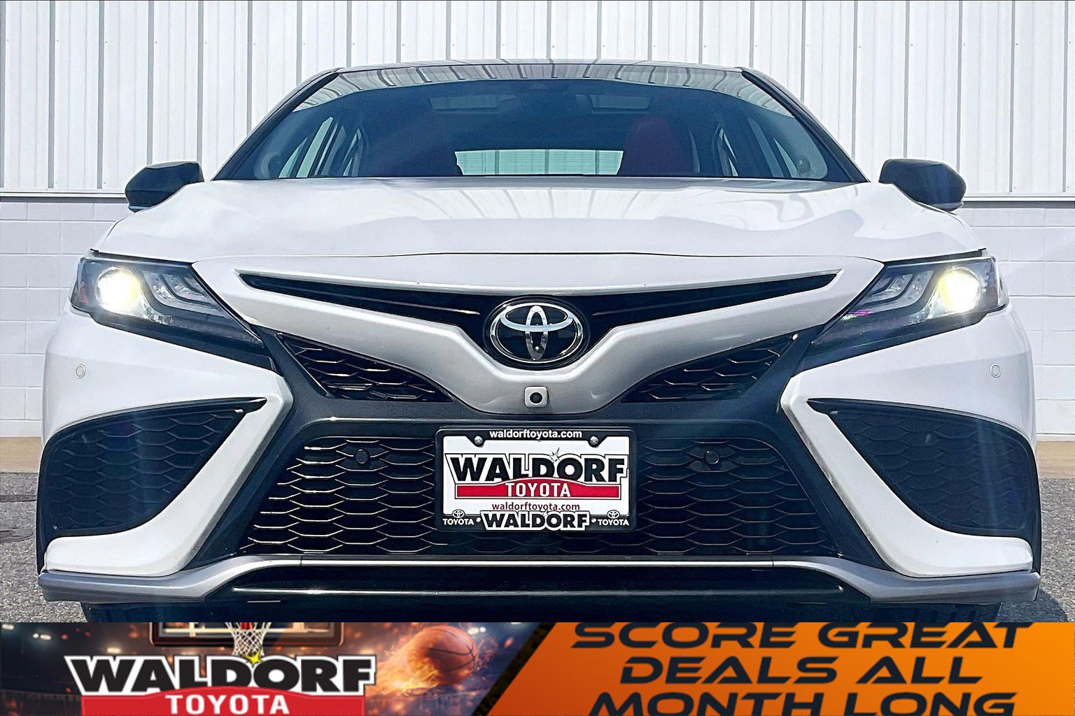 Used 2022 Toyota Camry XSE w/ Navigation Package image 3