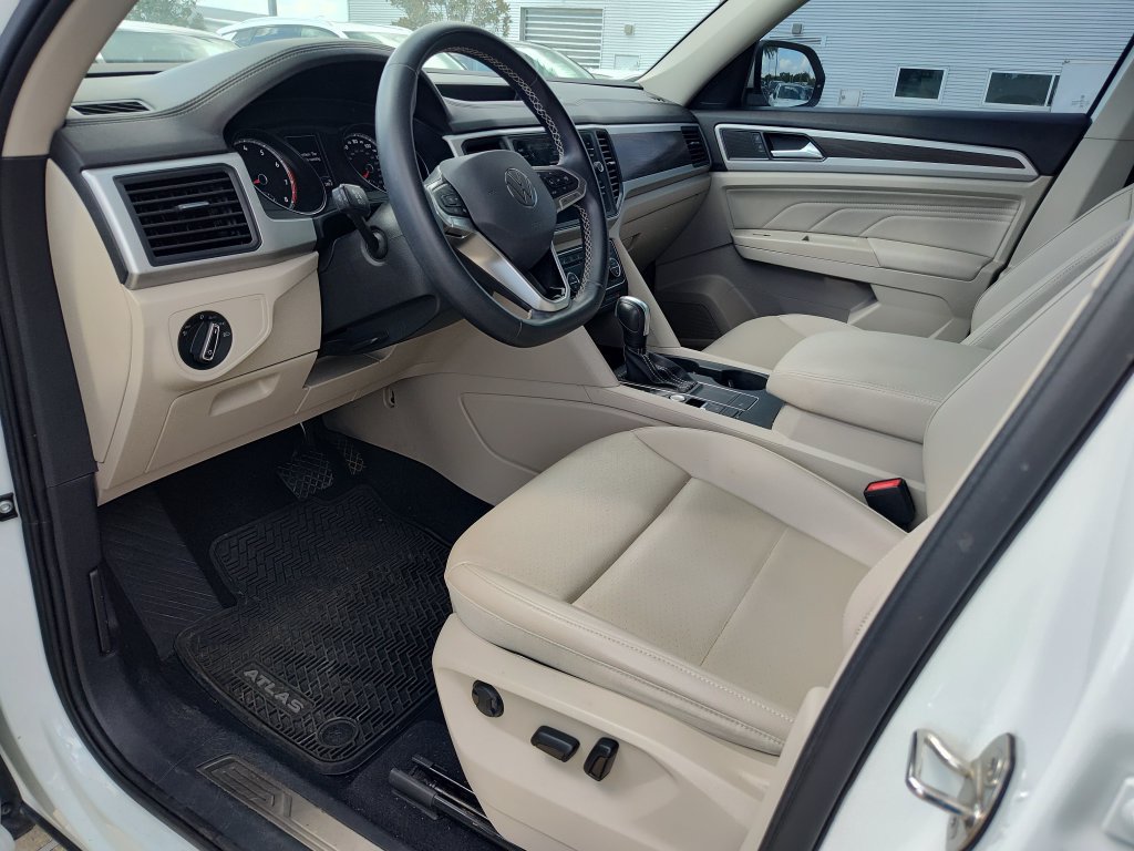 Used 2021 Volkswagen Atlas SE FWD image 2