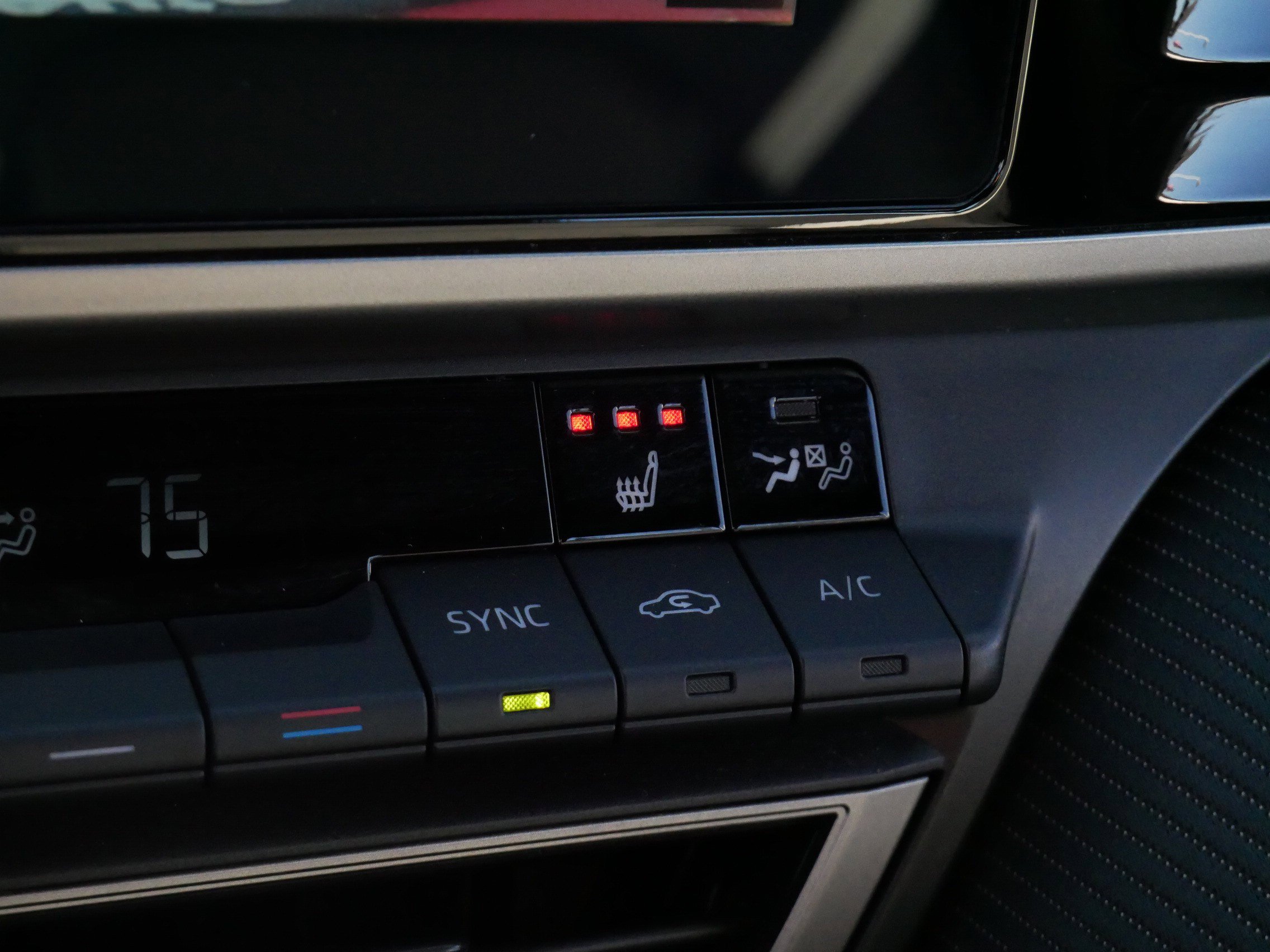 Certified 2025 Toyota Camry SE w/ Convenience Package image 29