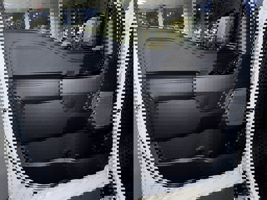 New 2025 Ford F150 Lariat w/ Equipment Group 501A Mid image 15