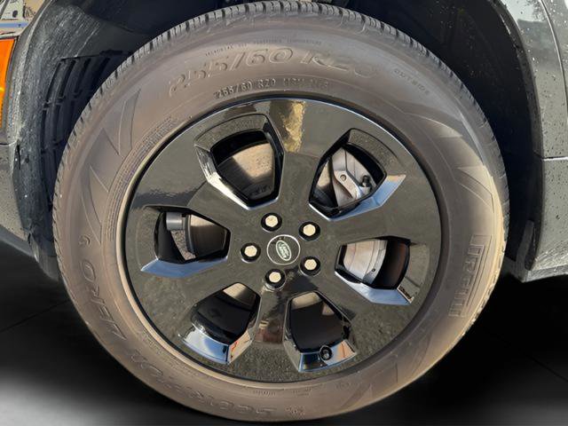 Certified 2024 Land Rover Defender 110 X-Dynamic SE image 9