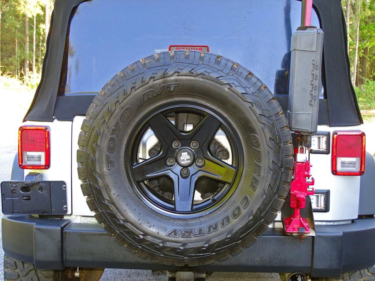 Used 2008 Jeep Wrangler Unlimited Rubicon w/ Dual Top Group AWD/4WD image 10