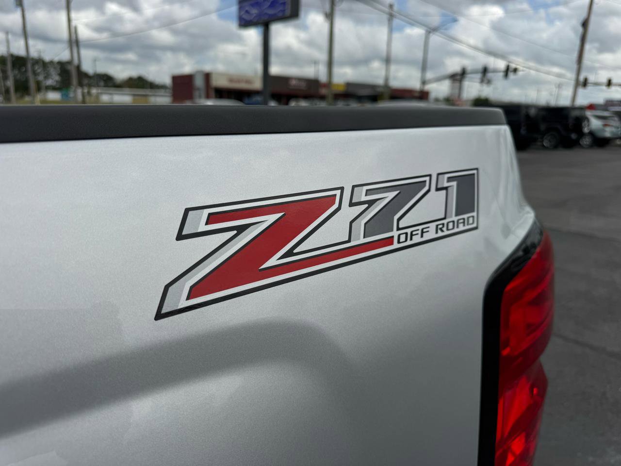 Used 2015 Chevrolet Silverado 1500 LTZ Z71 w/ LTZ Plus Package image 12