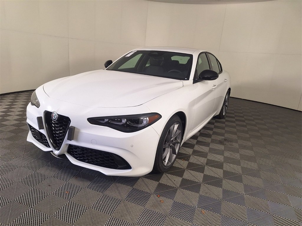 New 2025 Alfa Romeo Giulia image 6
