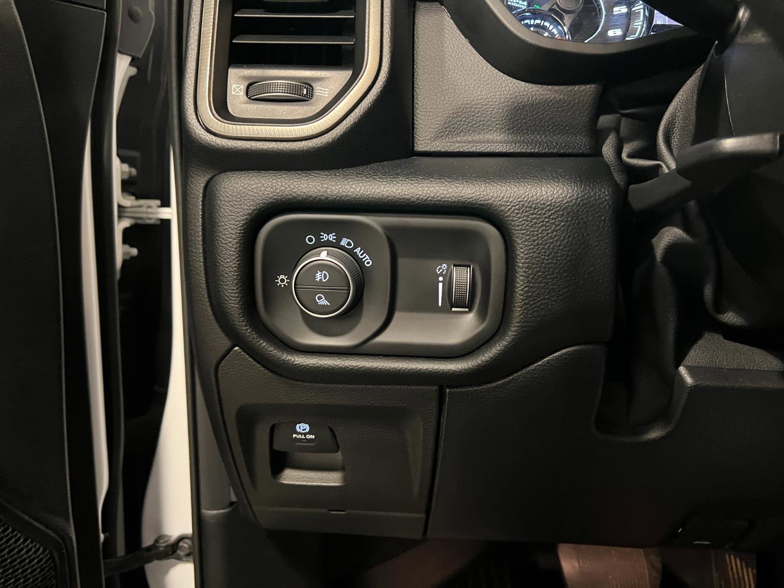 Used 2020 RAM 1500 Rebel image 15