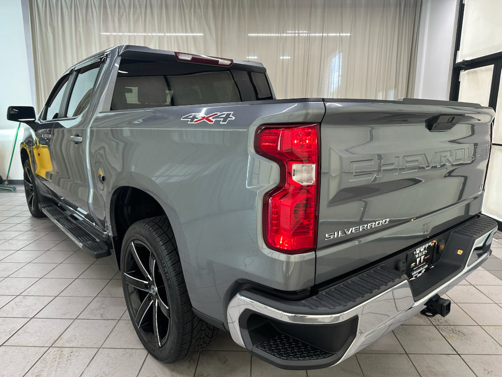 Certified 2022 Chevrolet Silverado 1500 LT AWD/4WD image 9