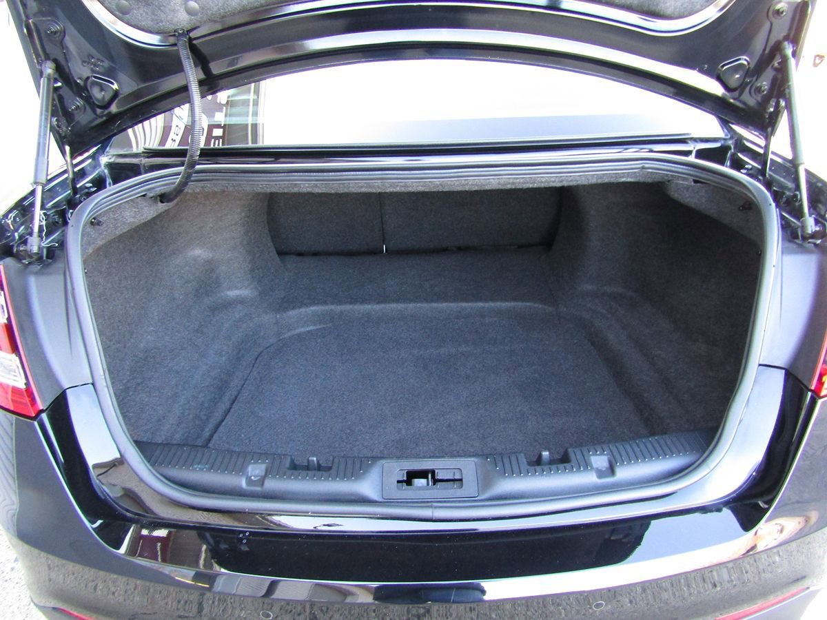 Used 2017 Ford Taurus SEL FWD image 32