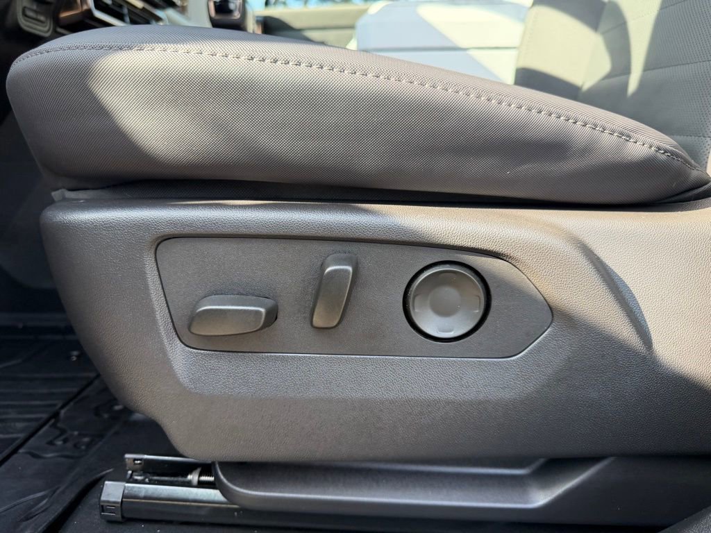 Used 2025 GMC Hummer EV 2X w/ Extreme Off-Road Package image 11