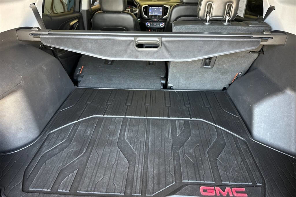 Used 2020 GMC Terrain SLT w/ Preferred Package image 16