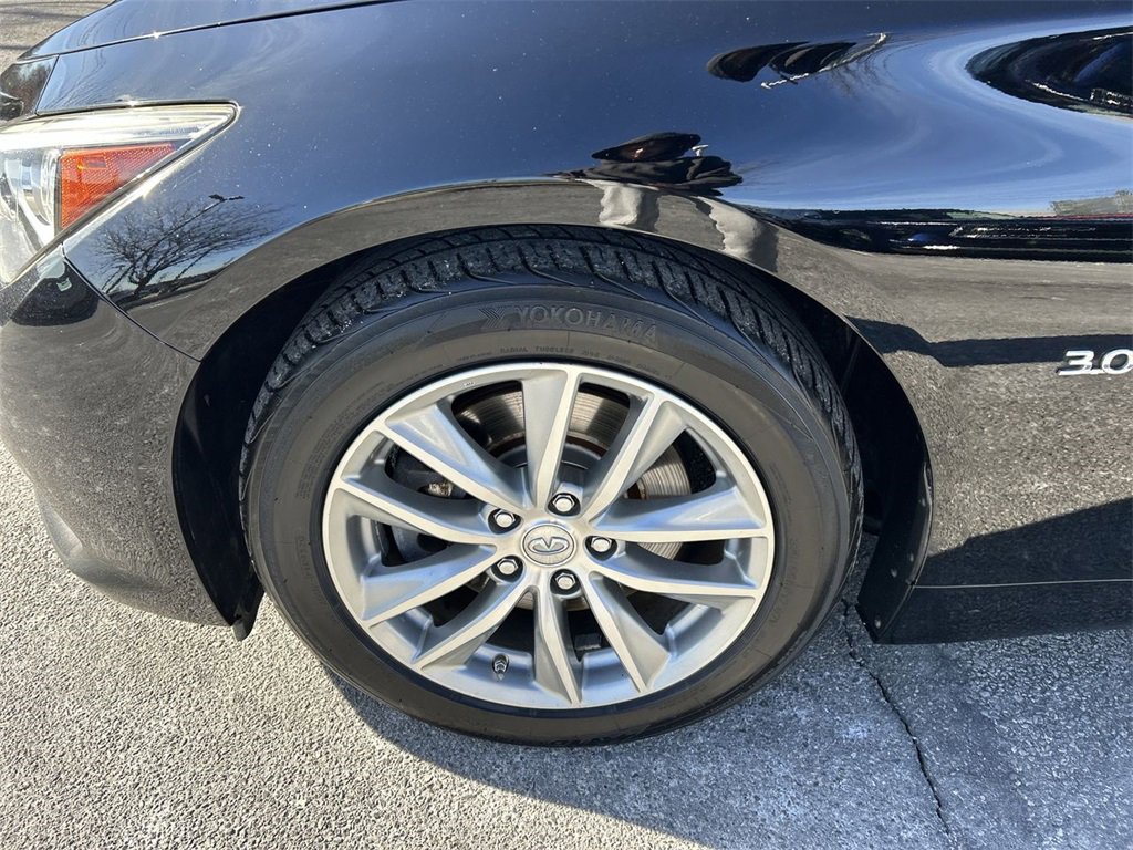 Used 2017 INFINITI Q50 3.0t Premium w/ Driver Assistance Package image 10