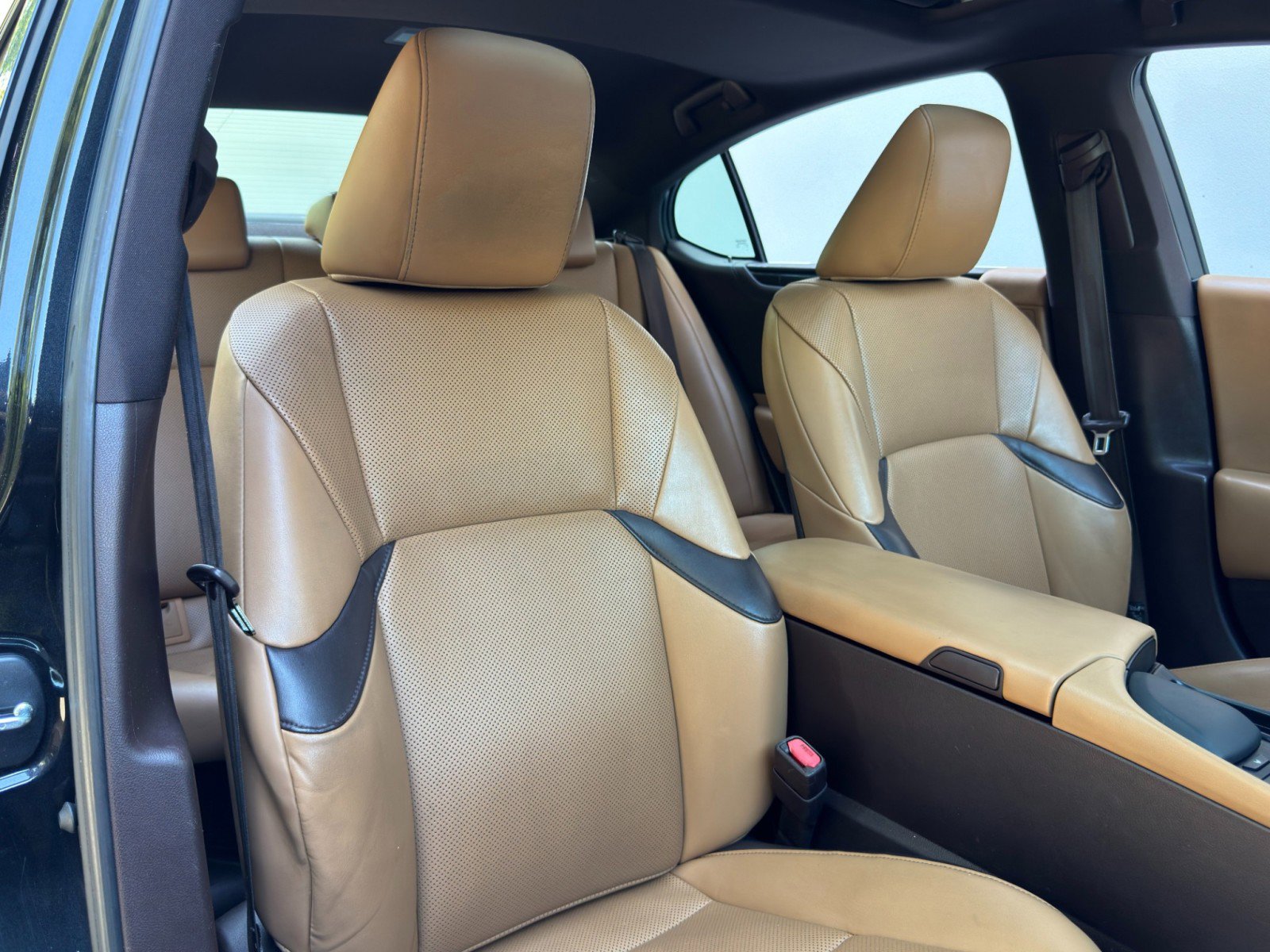 Used 2020 Lexus ES 300h FWD image 34