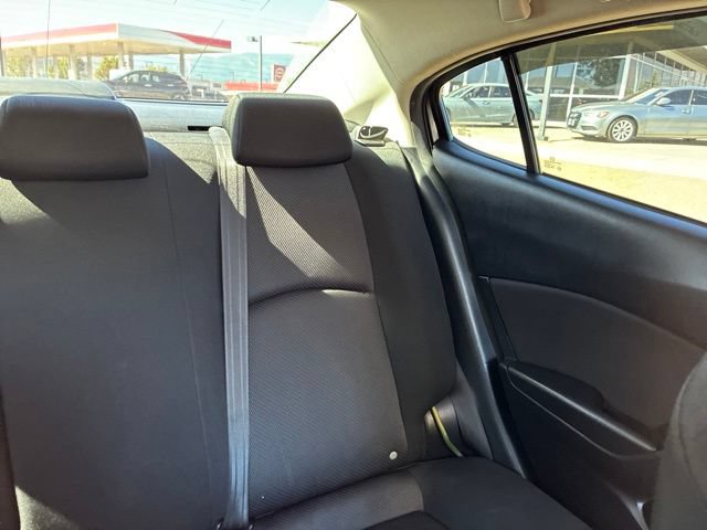 Used 2018 MAZDA MAZDA3 Sport FWD image 18