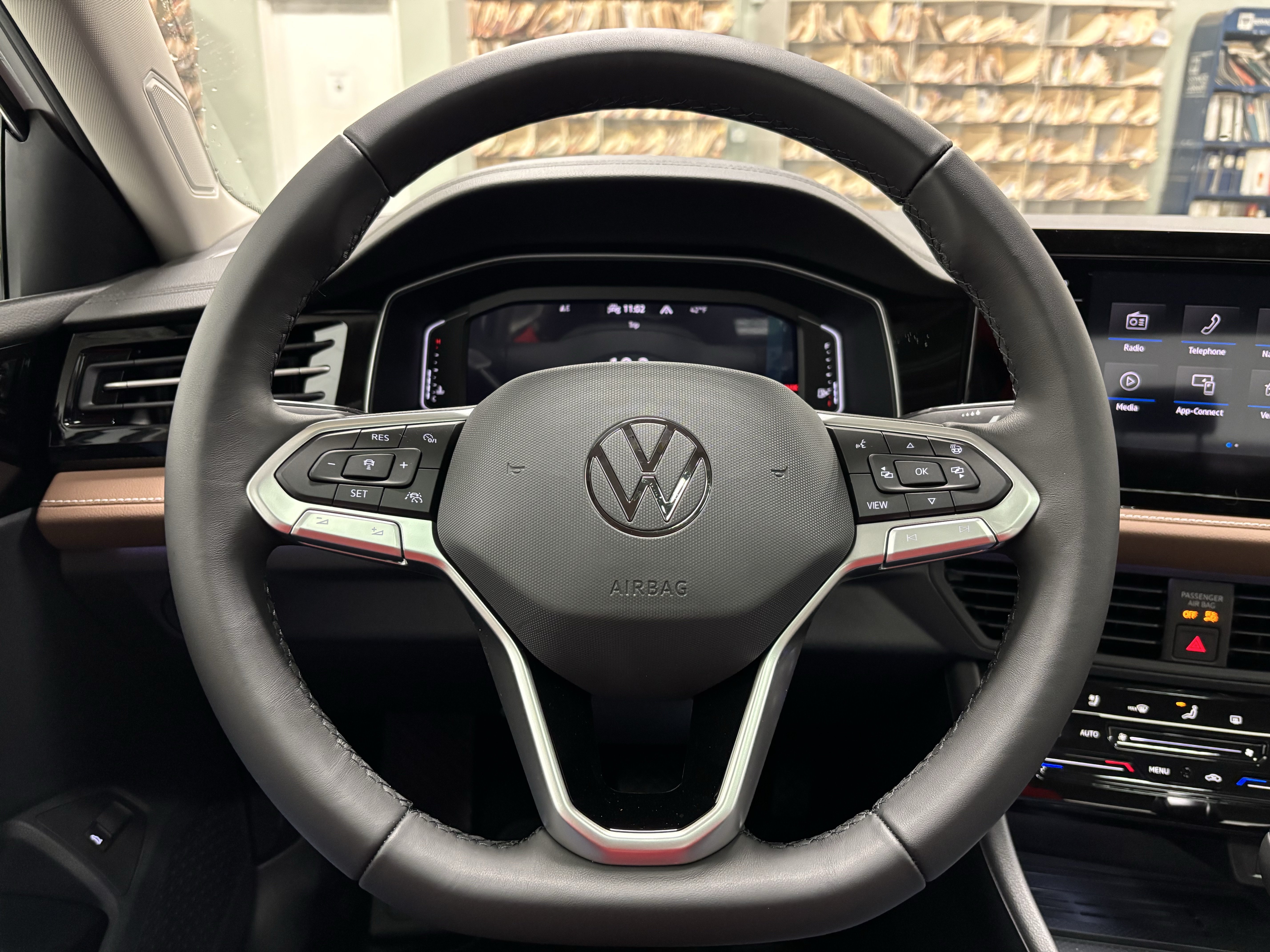 Used 2026 Volkswagen Jetta SEL FWD image 16