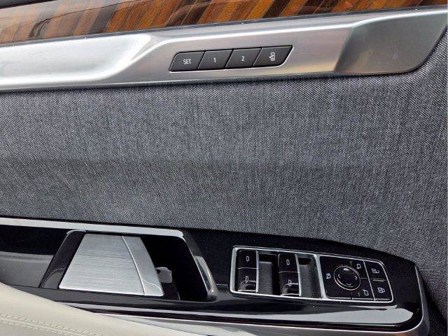 Certified 2026 Cadillac Escalade ESV Platinum Sport w/ LPO, ONYX Package AWD/4WD image 25