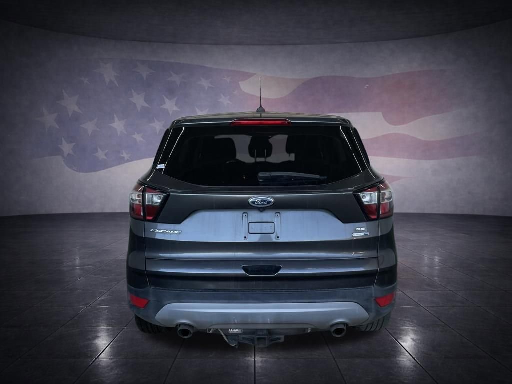 Used 2017 Ford Escape SE image 4