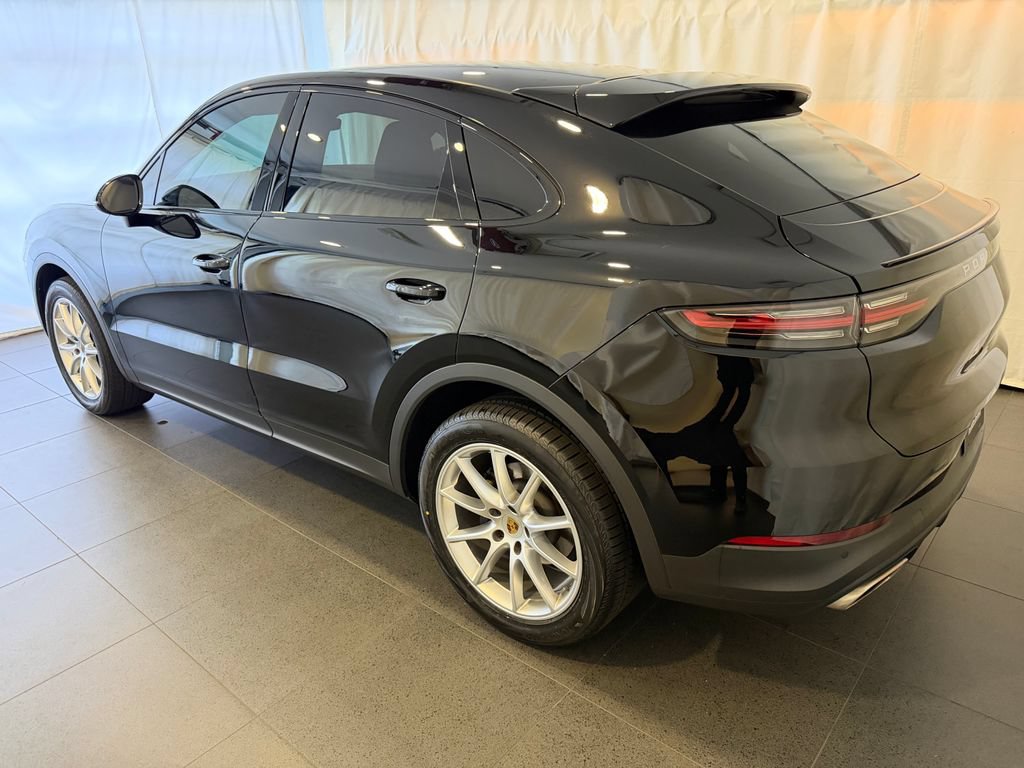 Certified 2021 Porsche Cayenne Coupe AWD/4WD image 3