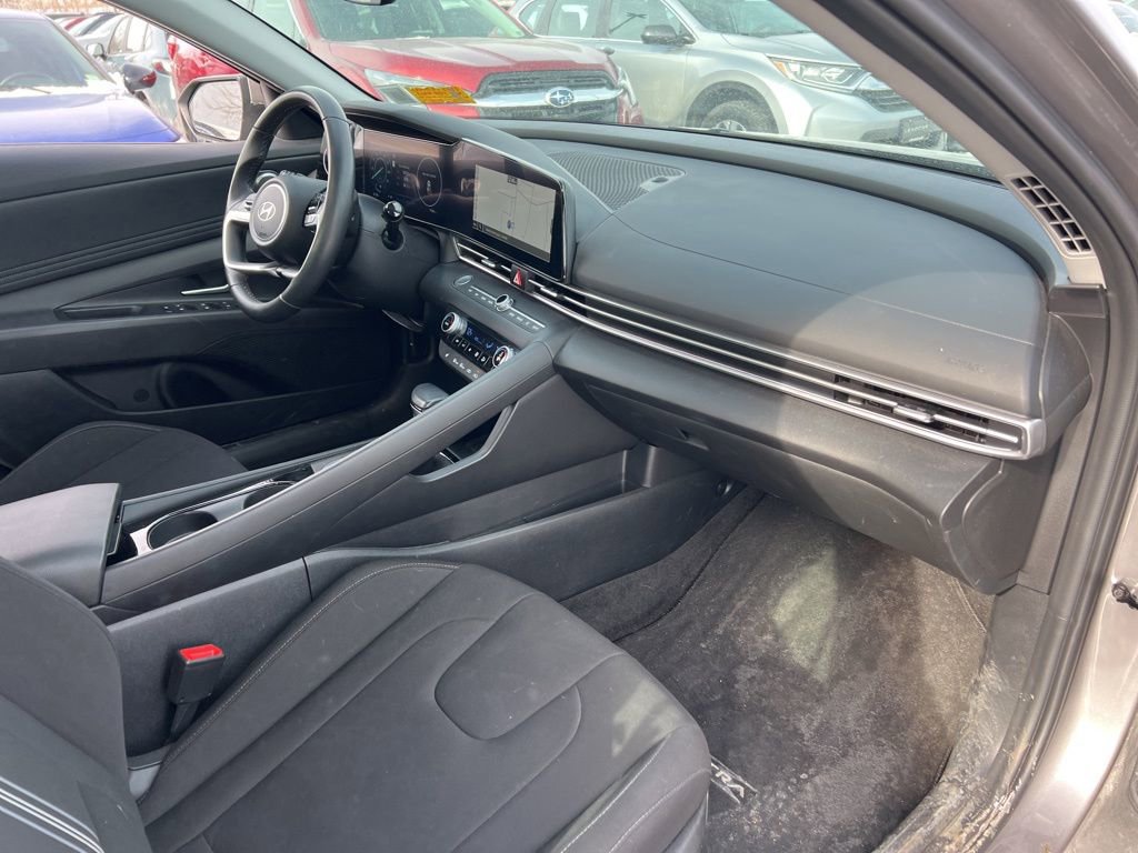 Used 2024 Hyundai Elantra SEL w/ Convenience Package image 28