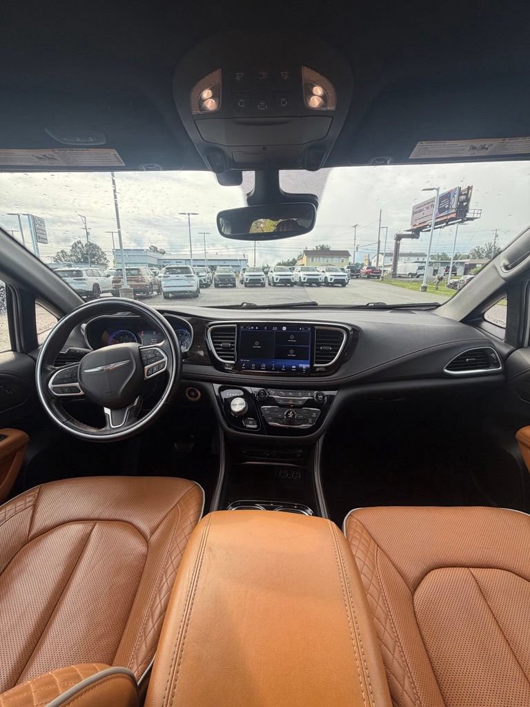 Used 2021 Chrysler Pacifica Pinnacle AWD/4WD image 14