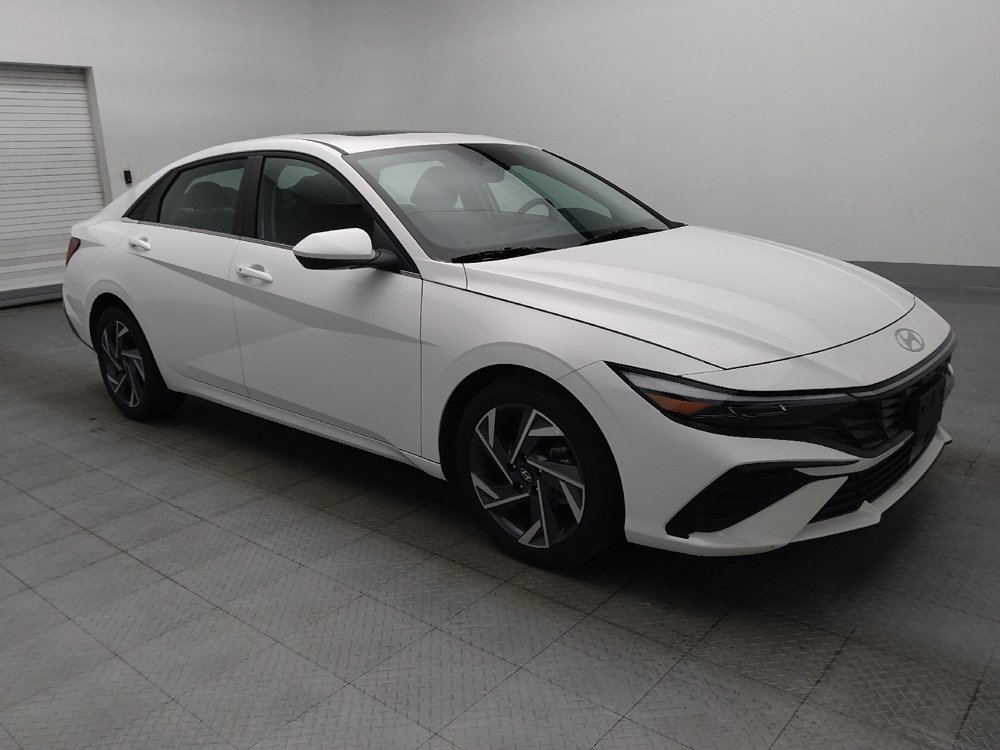 Used 2025 Hyundai Elantra SEL FWD image 11