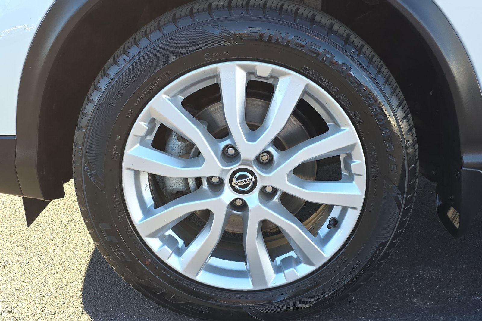 Used 2022 Nissan Rogue Sport SV image 25