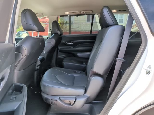 Used 2024 Toyota Grand Highlander XLE image 10