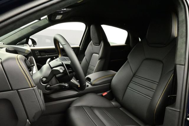 New 2026 Porsche Cayenne Turbo GT AWD/4WD image 5