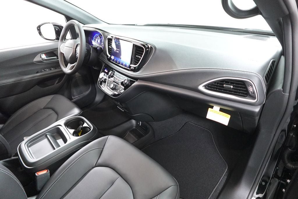 New 2027 Chrysler Pacifica Select FWD image 29