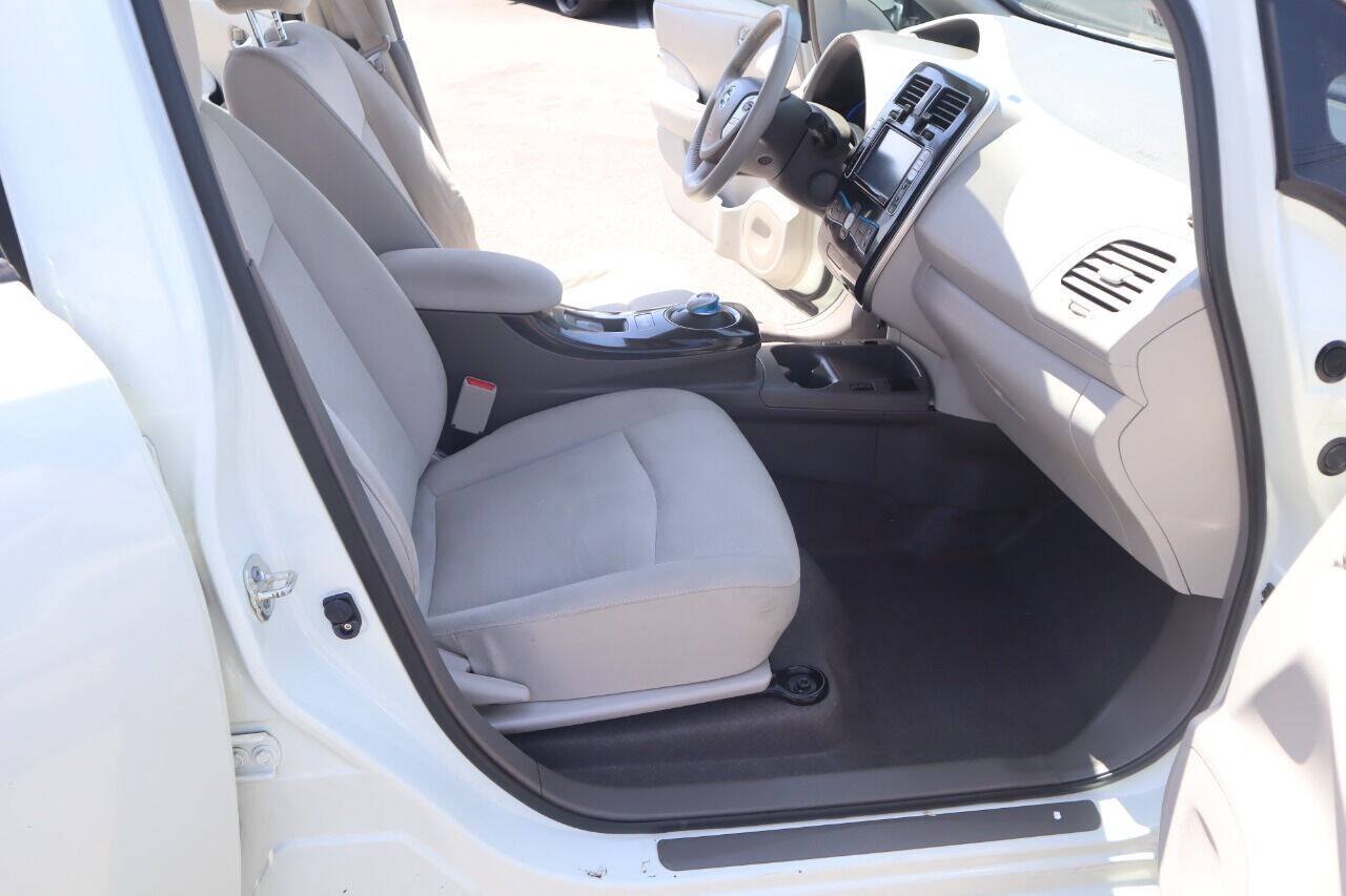 Used 2012 Nissan Leaf SL FWD image 37