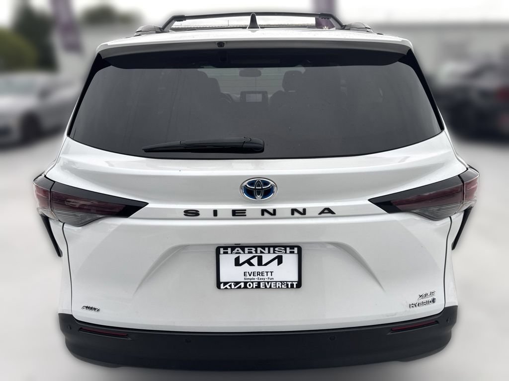 Used 2023 Toyota Sienna XLE AWD/4WD image 10