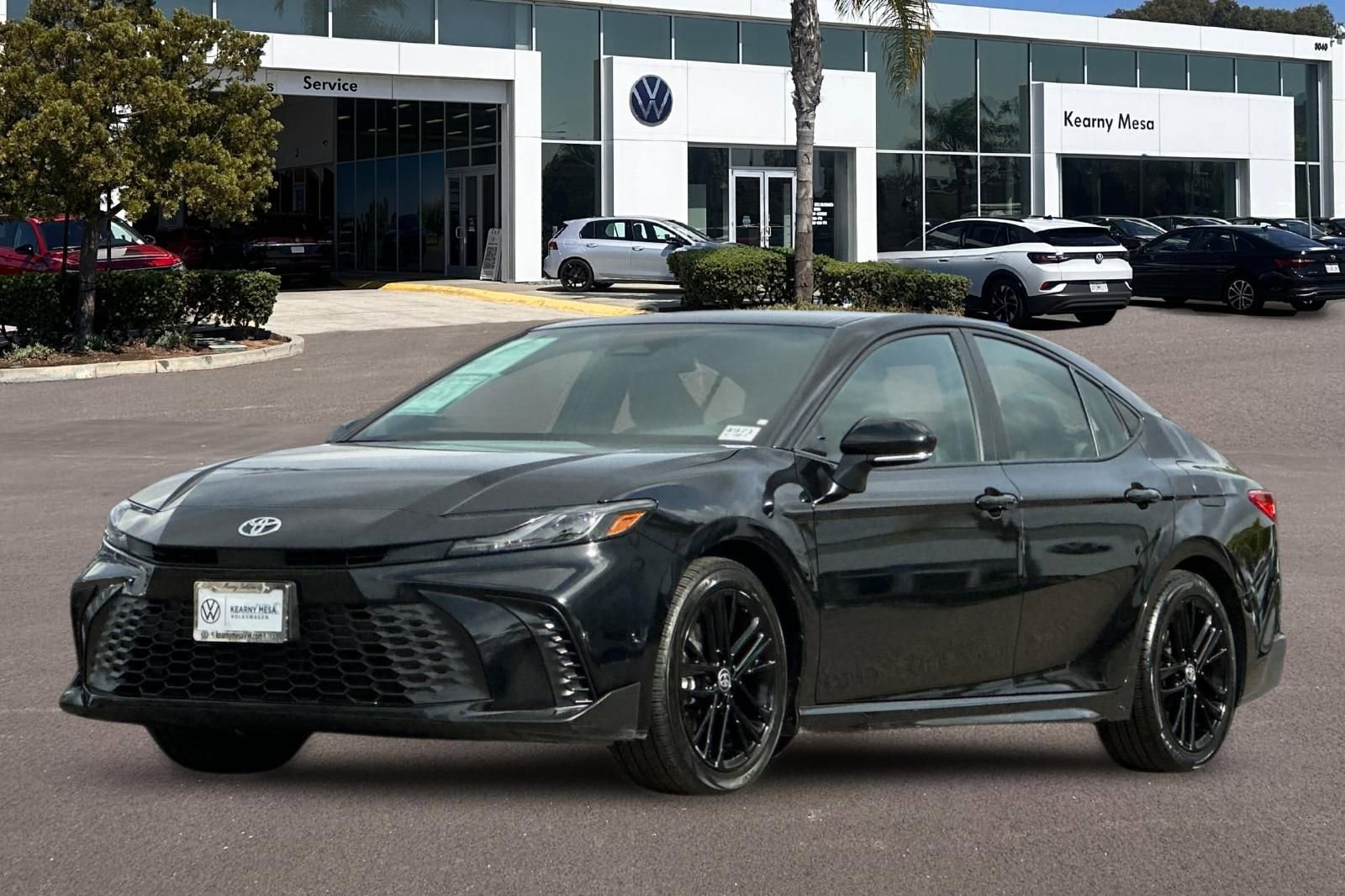 Used 2025 Toyota Camry SE FWD image 8