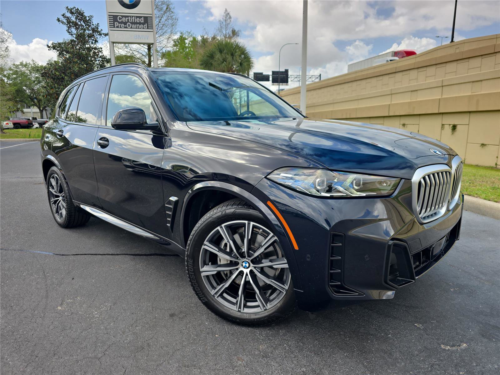 Used 2024 BMW X5 xDrive40i w/ M Sport Package image 28