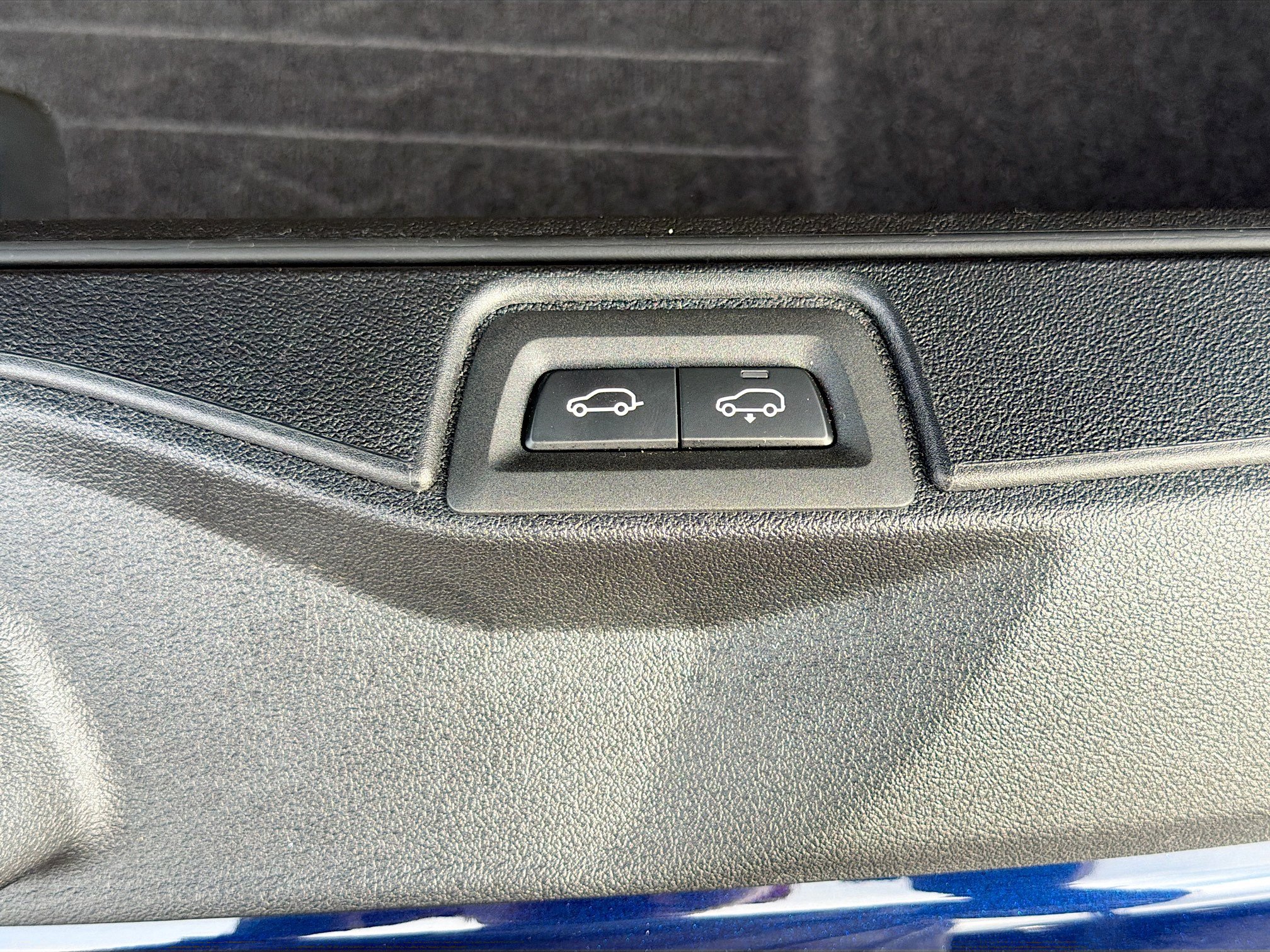 Used 2024 BMW X7 xDrive40i w/ Premium Package AWD/4WD image 48