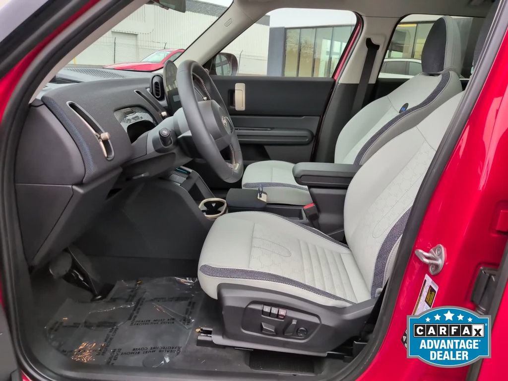 Used 2025 MINI Cooper Countryman S w/ Comfort Package Max image 13