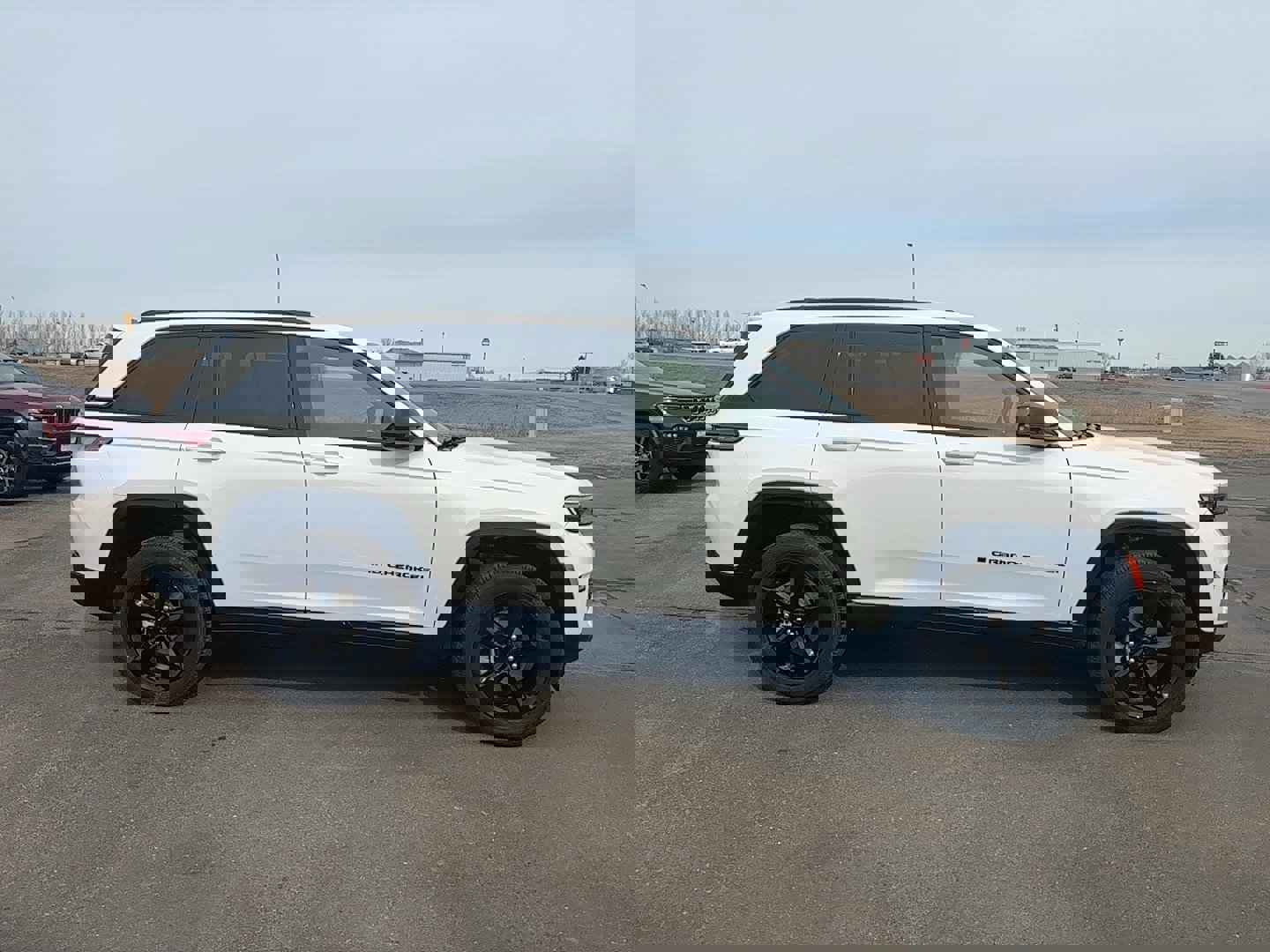 New 2025 Jeep Grand Cherokee Altitude image 4